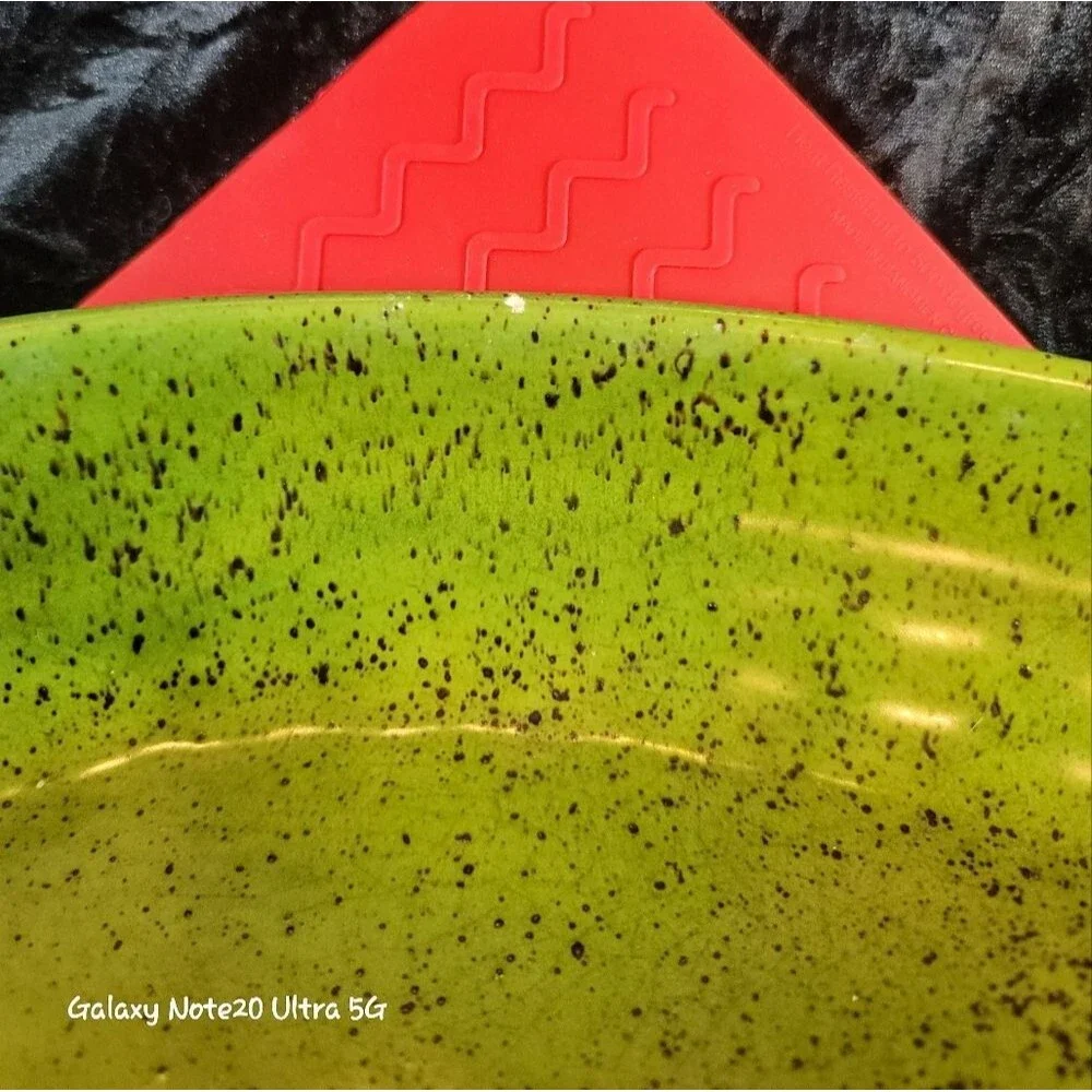 0782. 1974 ~ Vintage ~ Collectable ~ Haeger Pottery ~ Bright Green Speckled Glaz